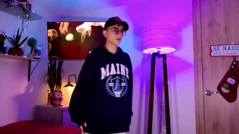 Mr Evans online show from November 28, 2025, 6:43 pm