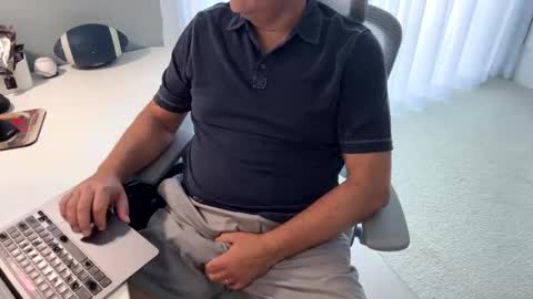 mr_hornyasfuck online show from November 17, 2025, 1:39 pm