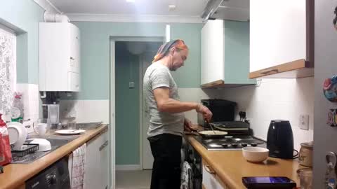 Snapshot of mr_i_ chatting on October 19, 2025, 8:31 pm mr_i_ online show from October 19, 2025, 8:31 pm