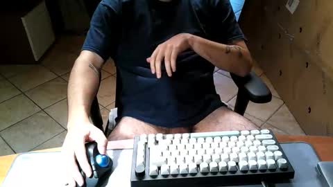 Snapshot of mr_kaa chatting on October 12, 2025, 3:44 pm mr_kaa online show from October 12, 2025, 3:44 pm