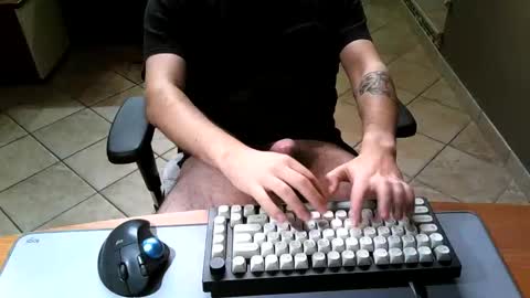 Snapshot of mr_kaa chatting on November 19, 2025, 12:10 am mr_kaa online show from November 19, 2025, 12:10 am