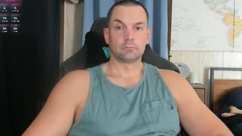 Snapshot of mr_mac69 chatting on December 3, 2025, 11:03 pm Cam online show from December 3, 2025, 11:03 pm