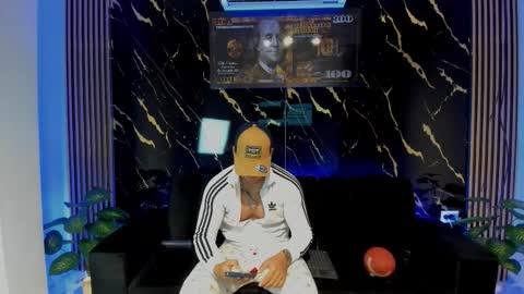 mr_maximo online show from January 13, 2026, 3:56 am