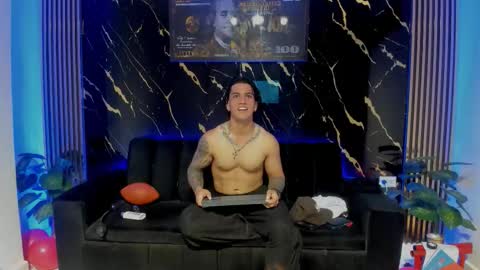 Snapshot of mr_maximo chatting on February 15, 2026, 7:51 am mr_maximo online show from February 15, 2026, 7:51 am