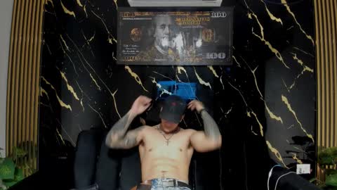 Snapshot of mr_maximo chatting on February 17, 2026, 6:32 am mr_maximo online show from February 17, 2026, 6:32 am