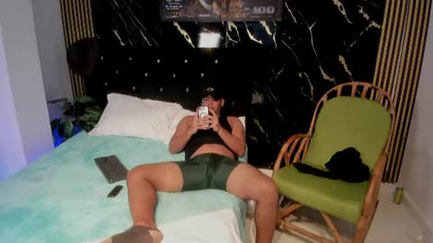 Snapshot of mr_maximo chatting on July 8, 2026, 4:50 am mr_maximo online show from July 8, 2026, 4:50 am