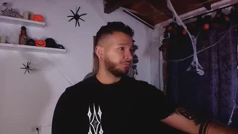 MIKEE online show from October 25, 2025, 3:36 am