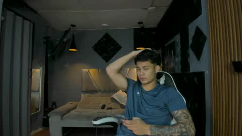 mr_mois online show from April 25, 2026, 9:56 am