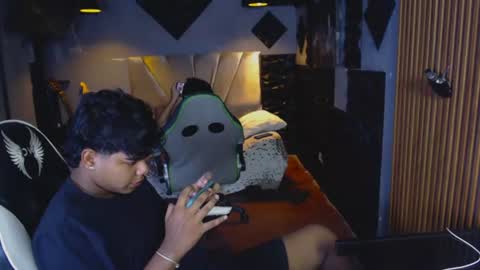 mr_mois online show from June 25, 2026, 5:45 am