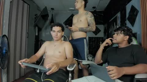 mr_mois online show from July 7, 2026, 6:47 am