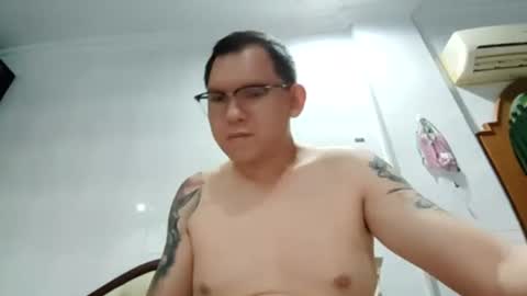 Snapshot of mr_thick89 chatting on October 8, 2025, 3:20 pm mr_thick89 online show from October 8, 2025, 3:20 pm