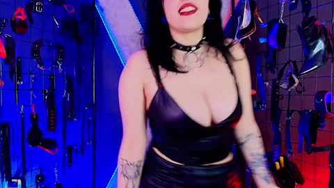 mranii_queen_bdsm_ online show from January 6, 2026, 3:43 am
