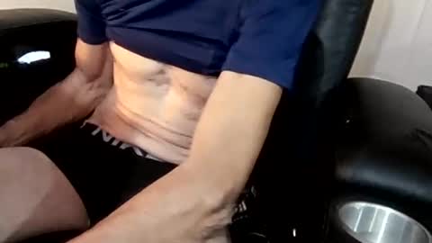 Snapshot of mrbiggirth69 chatting on April 2, 2026, 9:18 am mrbiggirth69 online show from April 2, 2026, 9:18 am