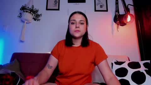 Snapshot of mrbuu_ chatting on November 26, 2025, 11:17 pm Laura online show from November 26, 2025, 11:17 pm