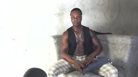 Snapshot of mrbyronstallion chatting on October 13, 2025, 1:11 pm byron online show from October 13, 2025, 1:11 pm