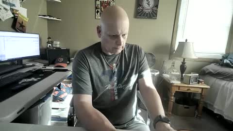 Snapshot of mrclean_55 chatting on October 3, 2025, 9:23 pm MrClean55 online show from October 3, 2025, 9:23 pm