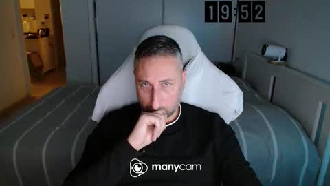 mrdr0o0o online show from November 22, 2025, 6:51 pm