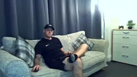 mrengland86566 online show from September 18, 2025, 2:13 am