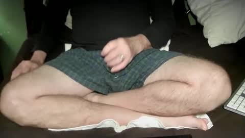 mrericsmith  email hidnnn online show from November 19, 2025, 5:40 am