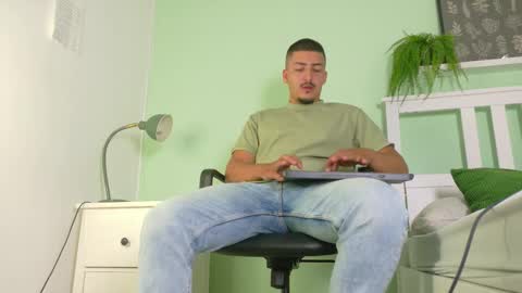 Mr Fox online show from November 17, 2025, 11:16 am