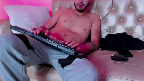 Andy online show from May 30, 2026, 4:26 pm