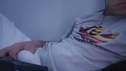 Snapshot of mrj1979 chatting on December 6, 2024, 10:16 am mrj1979 online show from December 6, 2024, 10:16 am