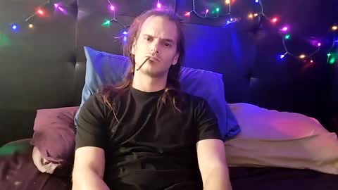 Snapshot of mrkinksized chatting on January 2, 2025, 4:20 am MrKinkSized online show from January 2, 2025, 4:20 am