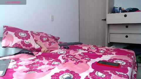 INDEPENDT MODEL - Twitter mrmickke online show from December 6, 2024, 7:12 pm