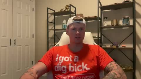 Snapshot of mrryanvoss chatting on December 18, 2024, 12:43 am Mr Ryan Voss online show from December 18, 2024, 12:43 am