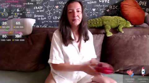 Lara online show from May 6, 2026, 9:36 am