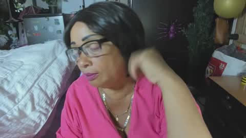 Snapshot of mrs_mommy chatting on November 7, 2025, 10:43 pm mrs_mommy online show from November 7, 2025, 10:43 pm