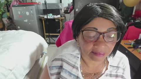 Snapshot of mrs_mommy chatting on November 27, 2025, 8:00 pm mrs_mommy online show from November 27, 2025, 8:00 pm