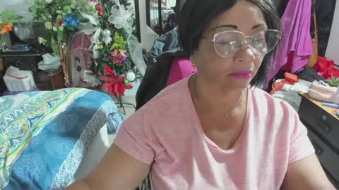 Snapshot of mrs_mommy chatting on December 19, 2025, 7:54 pm mrs_mommy online show from December 19, 2025, 7:54 pm