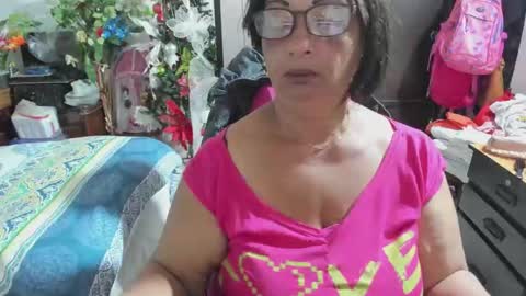 Snapshot of mrs_mommy chatting on December 20, 2025, 10:17 pm mrs_mommy online show from December 20, 2025, 10:17 pm