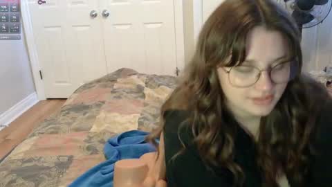 MrsJess online show from October 22, 2025, 3:23 pm