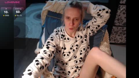 Snapshot of mrsluck chatting on January 19, 2025, 2:25 am Sasha online show from January 19, 2025, 2:25 am