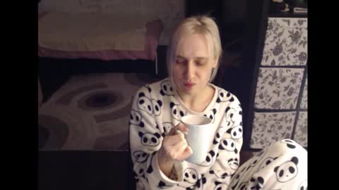 Snapshot of mrsluck chatting on January 19, 2026, 5:00 am Sasha online show from January 19, 2026, 5:00 am