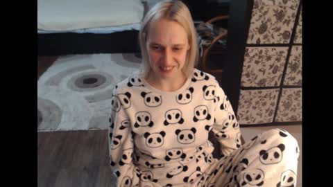 Snapshot of mrsluck chatting on February 2, 2026, 6:39 pm Sasha online show from February 2, 2026, 6:39 pm