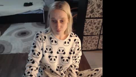 Snapshot of mrsluck chatting on February 8, 2026, 4:32 pm Sasha online show from February 8, 2026, 4:32 pm