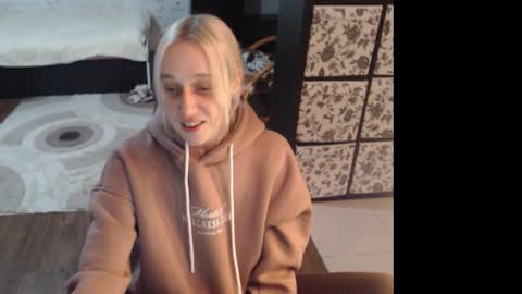 Snapshot of mrsluck chatting on February 11, 2026, 5:51 pm Sasha online show from February 11, 2026, 5:51 pm