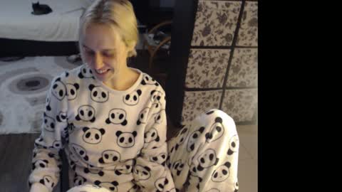 Snapshot of mrsluck chatting on February 13, 2026, 11:01 pm Sasha online show from February 13, 2026, 11:01 pm