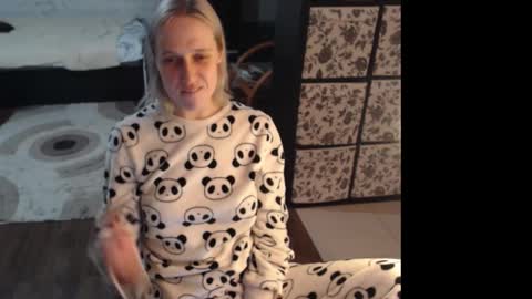 Snapshot of mrsluck chatting on February 27, 2026, 6:08 pm Sasha online show from February 27, 2026, 6:08 pm