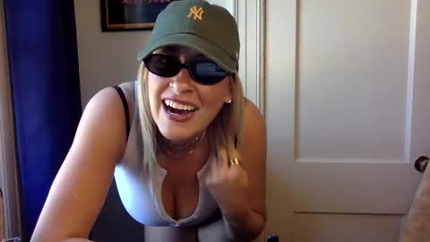 MrsPrissXO online show from May 12, 2026, 2:25 pm