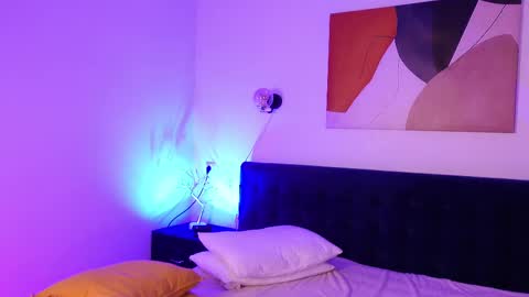 Molly online show from February 20, 2025, 12:04 pm