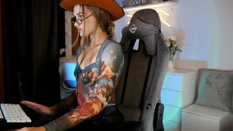 YOUR OWNER online show from February 20, 2025, 8:58 pm