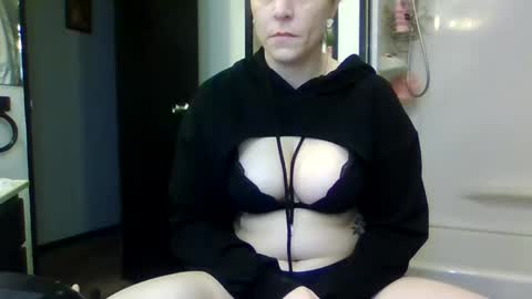 Mrstxoxo4594 online show from September 24, 2025, 11:57 am