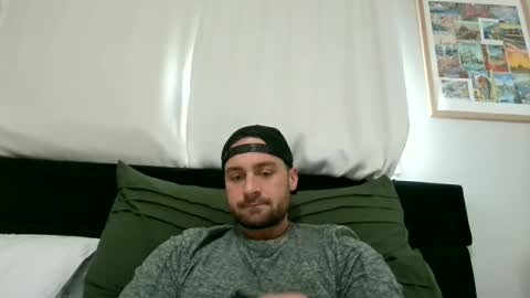 mrthickly818 online show from February 18, 2026, 4:03 pm