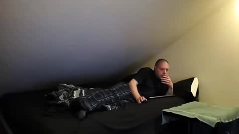 Snapshot of mrxhere chatting on April 11, 2026, 9:57 am mrxhere online show from April 11, 2026, 9:57 am