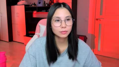 ms_emily_ online show from October 31, 2025, 9:54 am