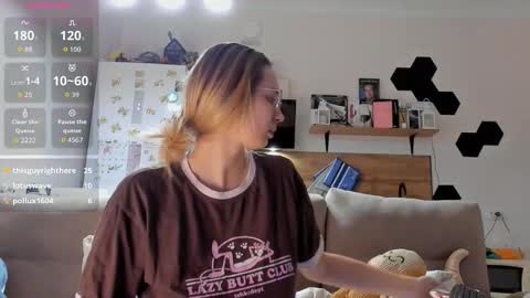 Snapshot of ms_foryou chatting on December 21, 2025, 5:20 pm Ms ForYOU online show from December 21, 2025, 5:20 pm